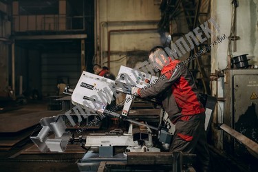 Производственный цех процесс работы оператора формовочного станка 4